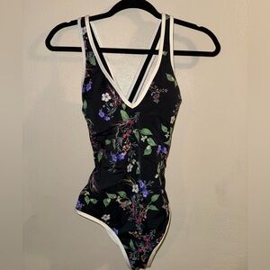 Athleta Hold Coast One Piece Swimsuit Black Floral